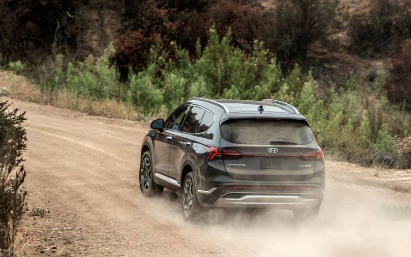 Comparison - Hyundai Santa Fe Calligraphy Hybrid 2021 - vs - Toyota C ...